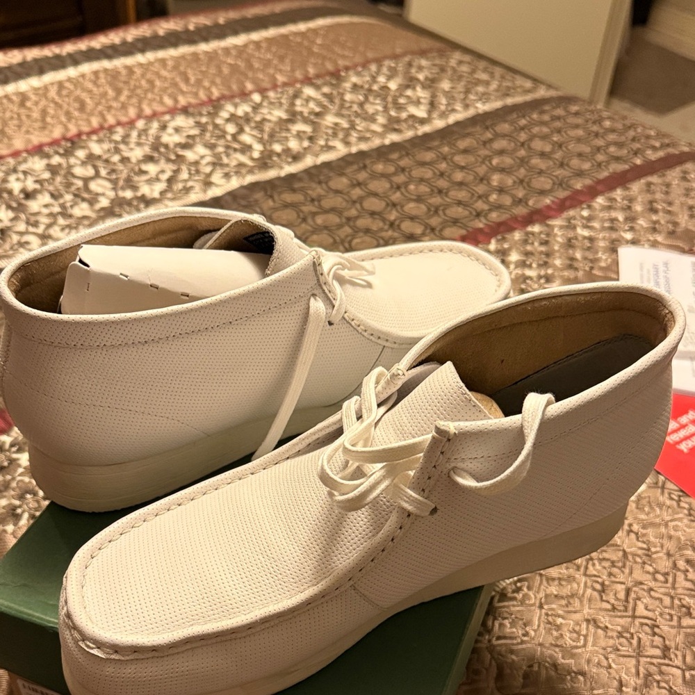 Classic White Men's Shoes